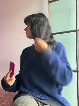 Snapshot of magalunabb chatting on December 2024 08:33:02 PM magalunabb online show from December 2024 08:33:02 PM