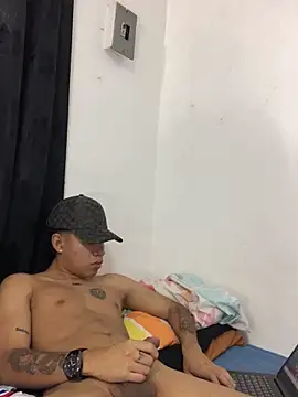 Snapshot of logannth chatting on November 2025 09:50:01 PM logannth online show from November 2025 09:50:01 PM