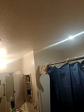 csmberto69 online show from December 2025 05:17:01 PM