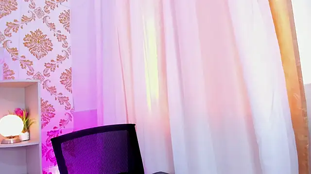 Snapshot of emaa_lambert chatting on November 2025 04:52:01 PM emaa lambert online show from November 2025 04:52:01 PM