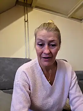 Snapshot of lisalustjouw chatting on November 2025 10:15:02 AM lisalustjouw online show from November 2025 10:15:02 AM