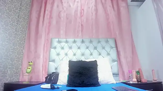 Snapshot of veneno_hot chatting on November 2025 01:03:01 PM veneno hot online show from November 2025 01:03:01 PM