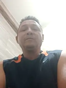 Snapshot of luchoarr chatting on November 2025 03:31:01 AM luchoarr online show from November 2025 03:31:01 AM