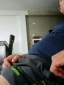 Snapshot of luchoarr chatting on December 2025 03:22:02 AM luchoarr online show from December 2025 03:22:02 AM