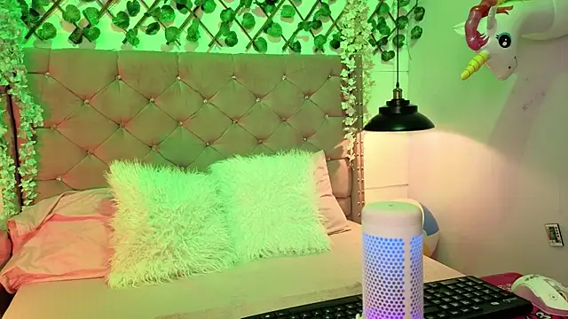 lauren evans96 online show from February 2026 03:18:01 AM