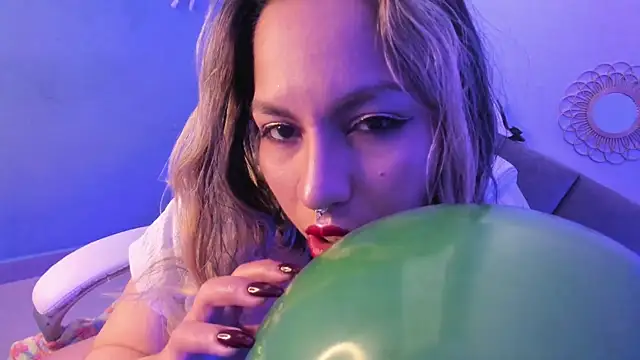 delilah fix online show from September 2025 08:00:02 PM