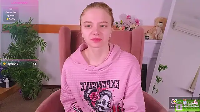 Snapshot of MirraBellanta chatting on December 2025 09:46:02 PM MirraBellanta online show from December 2025 09:46:02 PM