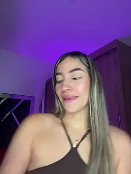 Issabela G1 online show from December 2024 02:23:01 AM