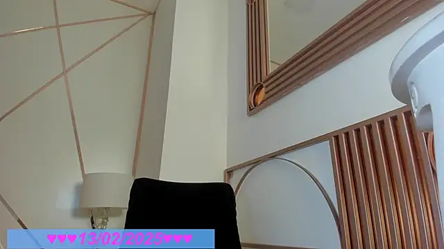 Snapshot of Bylie_Hills chatting on February 2025 09:21:02 PM Bylie Hills online show from February 2025 09:21:02 PM