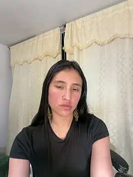 Snapshot of paulinamoons1 chatting on May 2026 04:19:01 AM paulinamoons1 online show from May 2026 04:19:01 AM