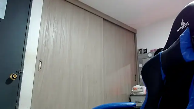 yeibles online show from October 2025 10:21:02 PM