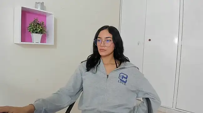 Snapshot of ASIAM_BRUNET chatting on March 2025 01:07:01 PM ASIAM BRUNET online show from March 2025 01:07:01 PM