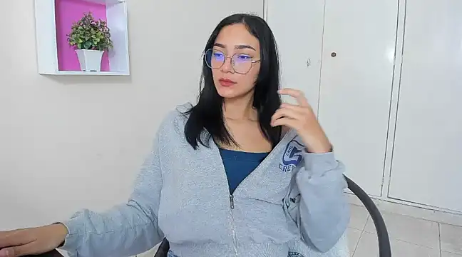 Snapshot of ASIAM_BRUNET chatting on March 2025 01:59:02 PM ASIAM BRUNET online show from March 2025 01:59:02 PM