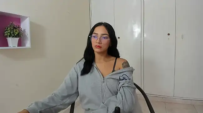 Snapshot of ASIAM_BRUNET chatting on March 2025 12:56:02 PM ASIAM BRUNET online show from March 2025 12:56:02 PM