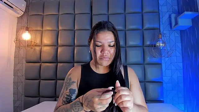 Snapshot of mile_uribe chatting on March 2025 02:09:01 AM mile uribe online show from March 2025 02:09:01 AM