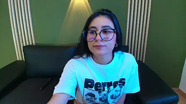 ChloeTurner  online show from October 2025 03:23:02 PM