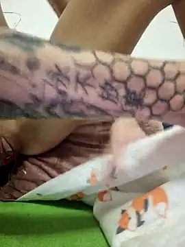 Snapshot of roxi_katty chatting on March 2025 06:03:01 AM roxi katty online show from March 2025 06:03:01 AM