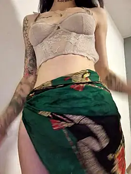 Snapshot of roxi_katty chatting on October 2025 12:53:02 AM roxi katty online show from October 2025 12:53:02 AM