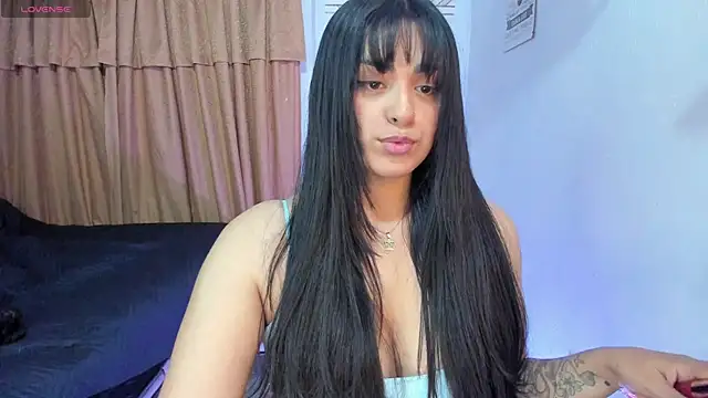 Snapshot of _laina_ chatting on February 2025 05:23:01 AM laina online show from February 2025 05:23:01 AM