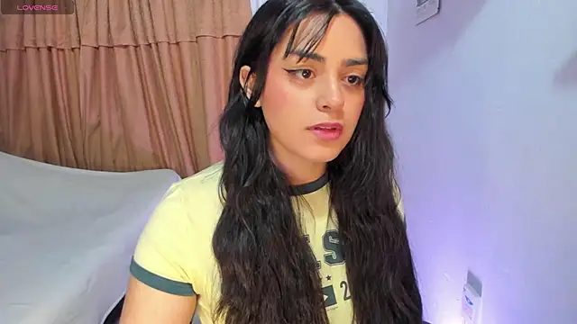 Snapshot of _laina_ chatting on March 2025 05:00:01 AM laina online show from March 2025 05:00:01 AM