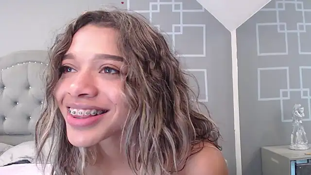 Snapshot of BritneyCollins chatting on February 2025 07:52:01 PM BritneyCollins online show from February 2025 07:52:01 PM