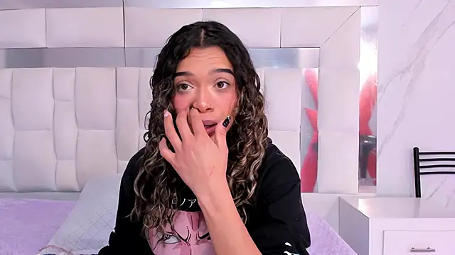 Snapshot of BritneyCollins chatting on October 2025 12:02:01 PM BritneyCollins online show from October 2025 12:02:01 PM