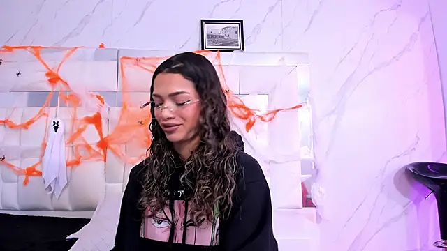 Snapshot of BritneyCollins chatting on October 2025 11:44:01 AM BritneyCollins online show from October 2025 11:44:01 AM