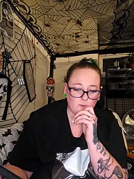 Snapshot of Bunny_Cummings chatting on November 2025 10:41:02 PM Bunny Cummings online show from November 2025 10:41:02 PM