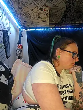 Snapshot of Bunny_Cummings chatting on November 2025 11:26:01 PM Bunny Cummings online show from November 2025 11:26:01 PM