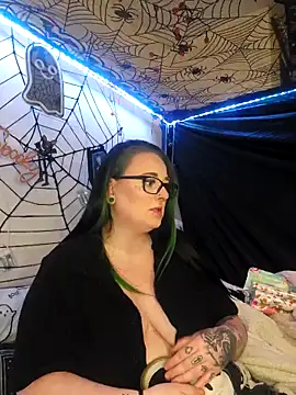 Snapshot of Bunny_Cummings chatting on November 2025 10:01:02 PM Bunny Cummings online show from November 2025 10:01:02 PM