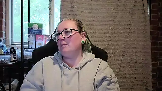 Bunny Cummings online show from May 2026 06:50:02 PM