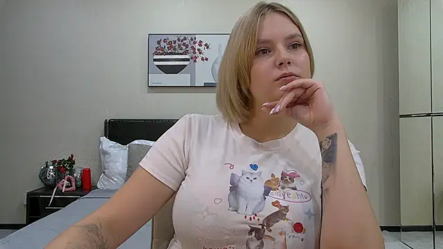 Snapshot of DianeMills chatting on November 2025 07:15:01 PM DianeMills online show from November 2025 07:15:01 PM