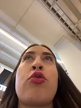 Holly Play online show from December 2024 09:24:01 AM