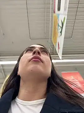 Holly Play online show from February 2025 01:17:02 PM