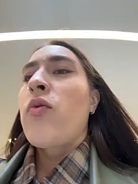 Holly Play online show from March 2026 12:05:03 PM