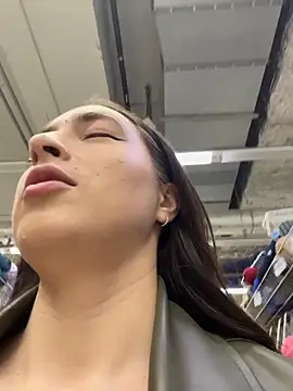 Holly Play online show from April 2026 12:01:01 PM