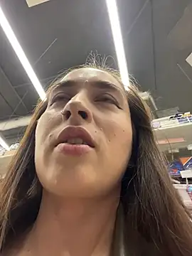 Holly Play online show from April 2026 12:08:02 PM