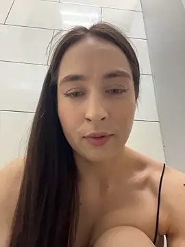 Holly Play online show from June 2026 09:14:01 AM