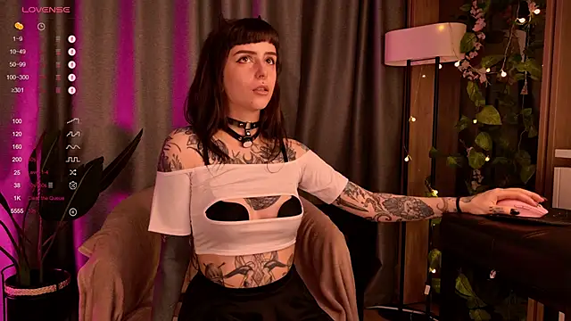 MichaellaMoon online show from December 2024 08:50:02 PM