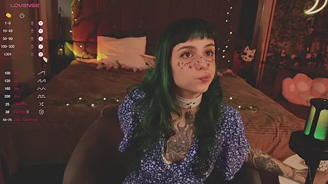 MichaellaMoon online show from February 2025 12:36:01 PM