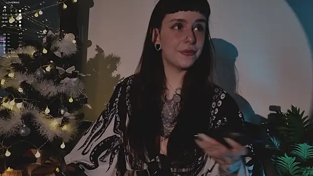 MichaellaMoon online show from December 2025 06:59:02 PM