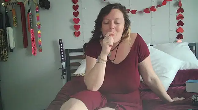 Snapshot of Lyrann89 chatting on March 2025 08:57:01 PM Lyrann89 online show from March 2025 08:57:01 PM