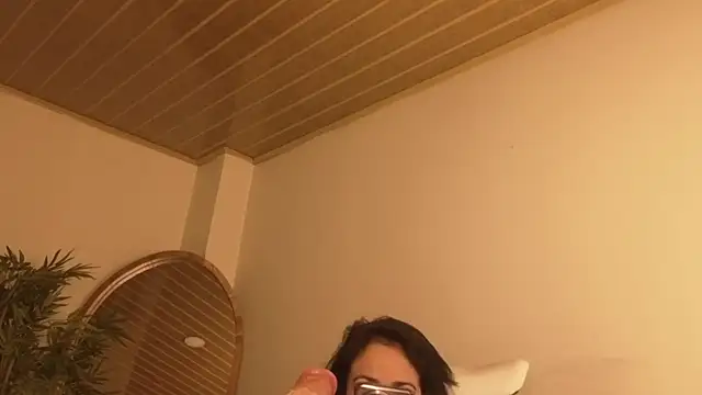 Coquette Johnson online show from April 2026 04:11:01 AM