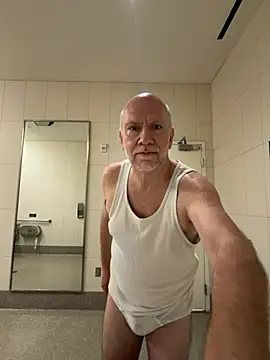 Snapshot of FLSexyGuy chatting on April 2026 01:14:02 PM FLSexyGuy online show from April 2026 01:14:02 PM