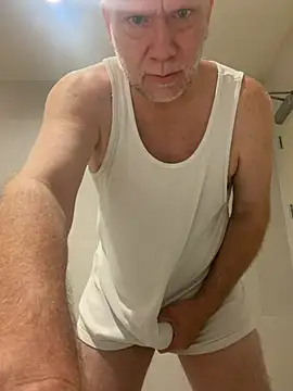 Snapshot of FLSexyGuy chatting on July 2026 01:32:01 PM FLSexyGuy online show from July 2026 01:32:01 PM
