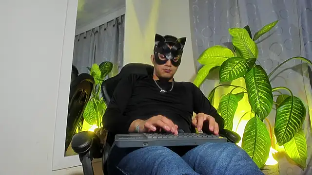 Chris Maddox online show from January 2025 04:34:01 AM