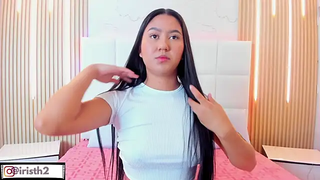 Iris Thompson  online show from October 2025 03:42:02 AM