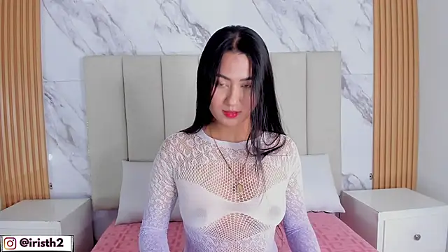 Iris Thompson  online show from January 2026 04:38:01 AM