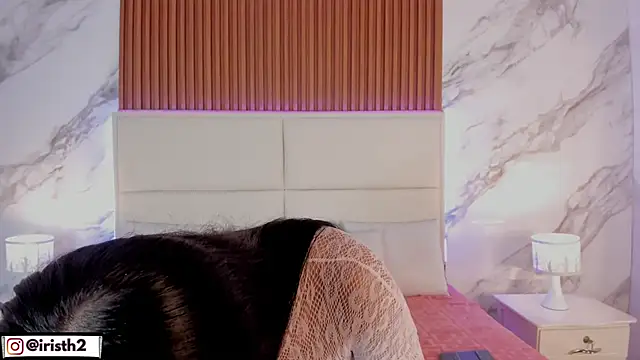 Iris Thompson  online show from April 2026 10:26:02 PM