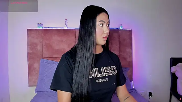 Snapshot of Iris_Thompson_ chatting on July 2026 01:29:02 AM Iris Thompson online show from July 2026 01:29:02 AM